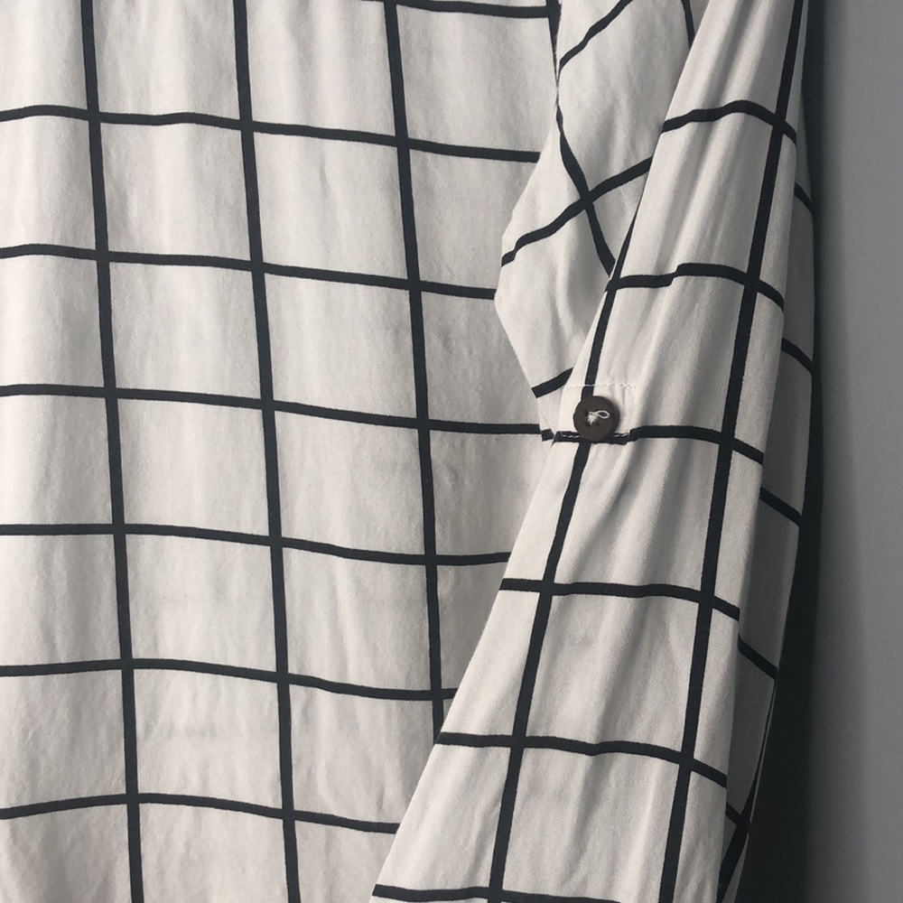 Rebellion Squared Sleeve Top - Picture 6 of 6